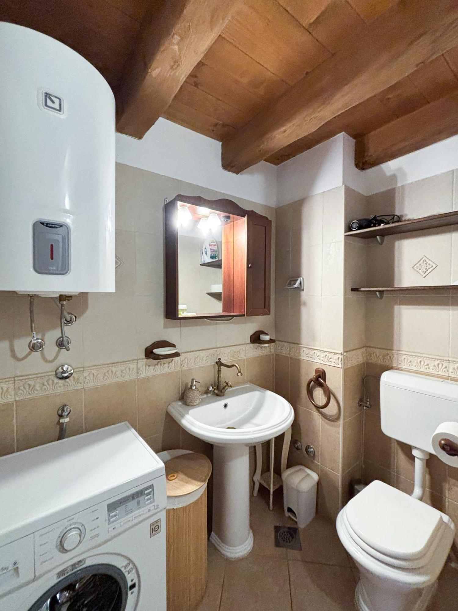 City Center Coastal Escape - Apartments With Sea View Or Cozy Room Новиград Екстериор снимка