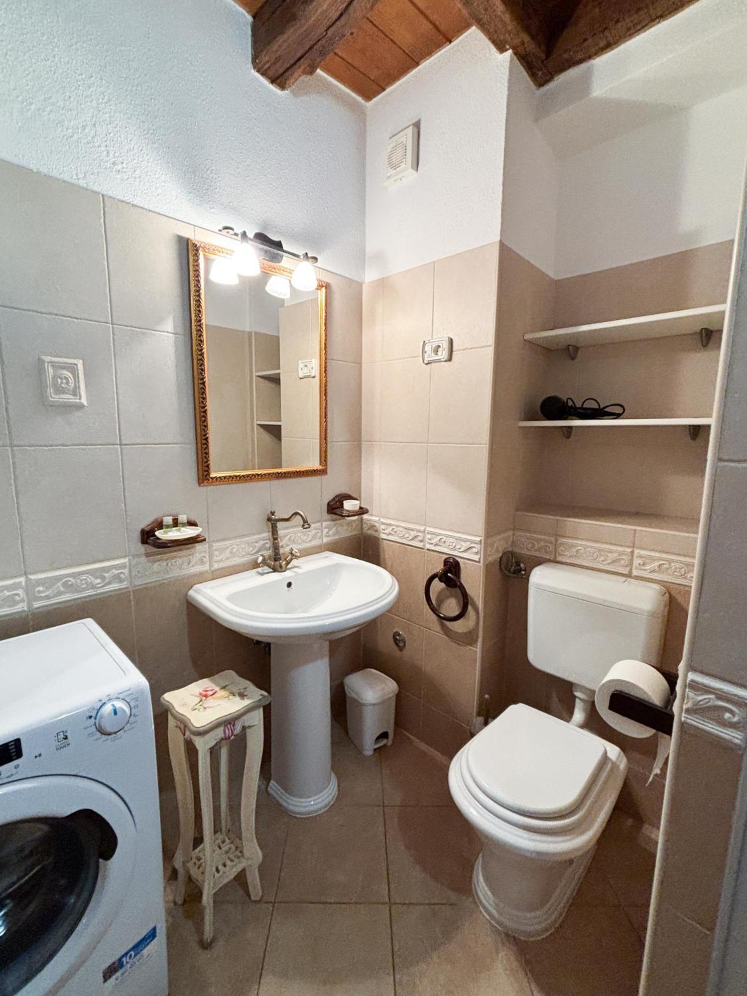 City Center Coastal Escape - Apartments With Sea View Or Cozy Room Новиград Екстериор снимка