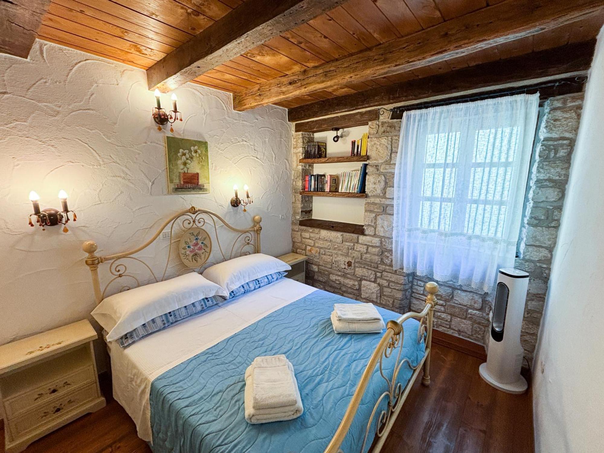 City Center Coastal Escape - Apartments With Sea View Or Cozy Room Новиград Екстериор снимка