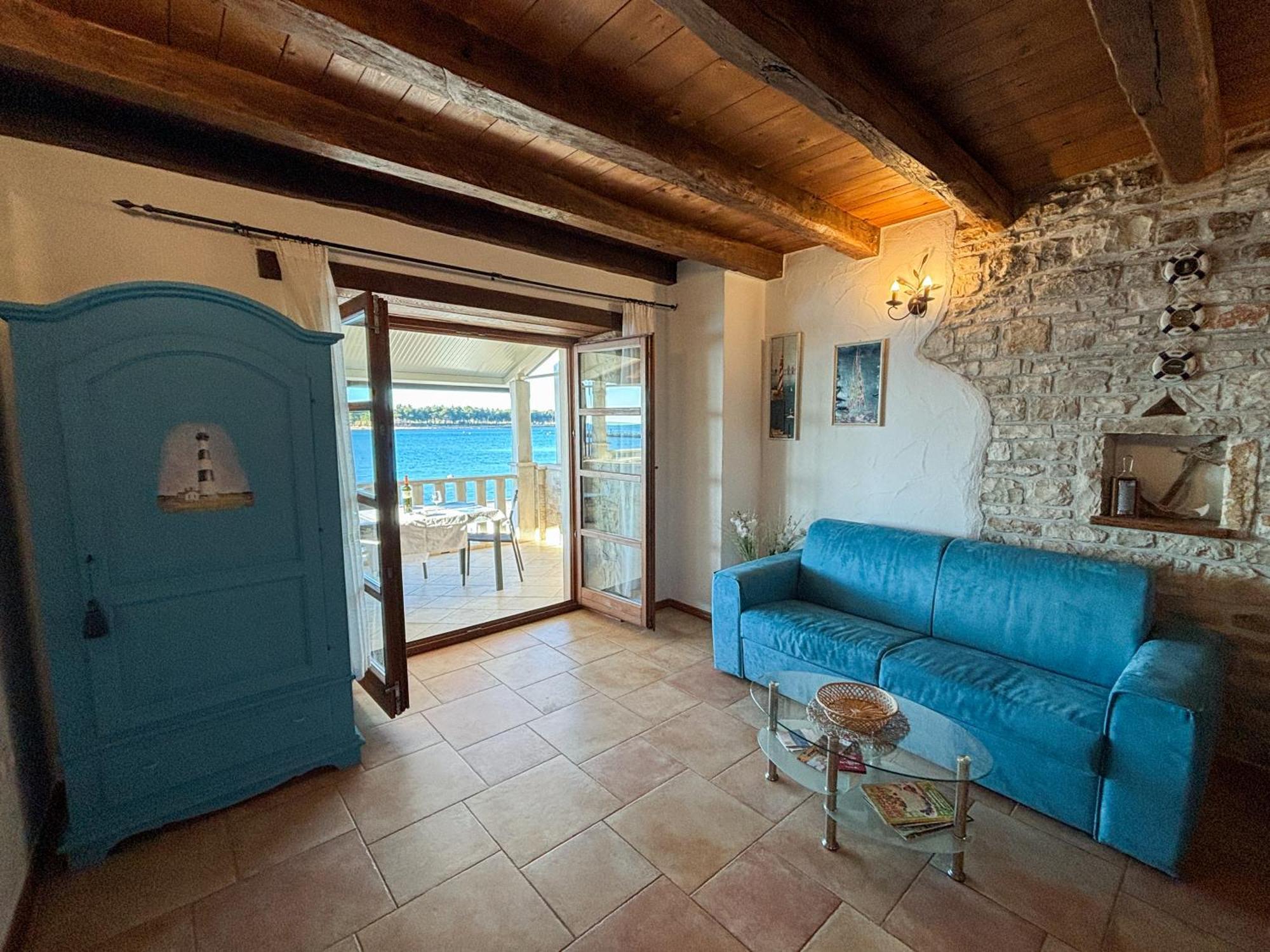 City Center Coastal Escape - Apartments With Sea View Or Cozy Room Новиград Екстериор снимка