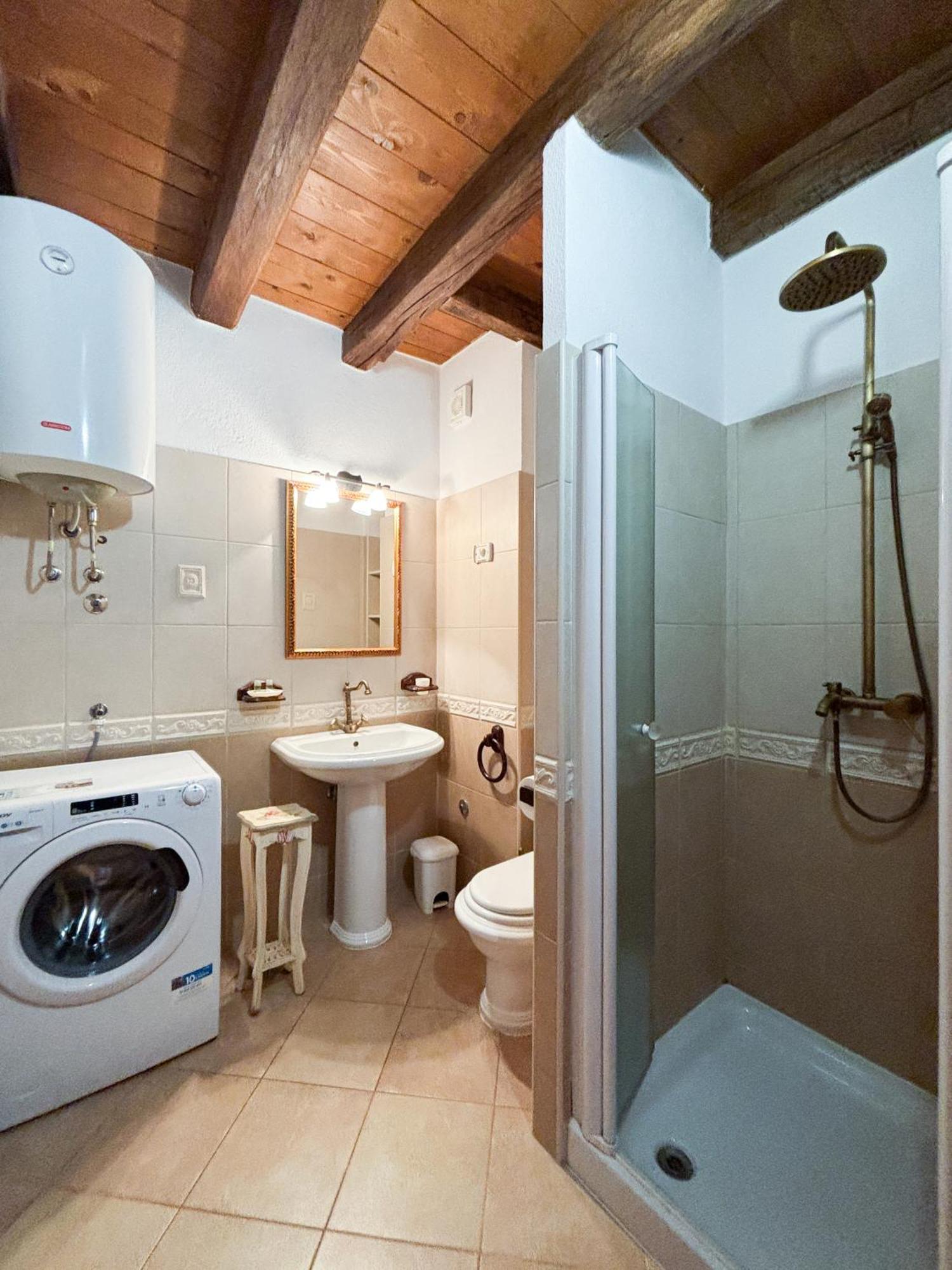 City Center Coastal Escape - Apartments With Sea View Or Cozy Room Новиград Екстериор снимка